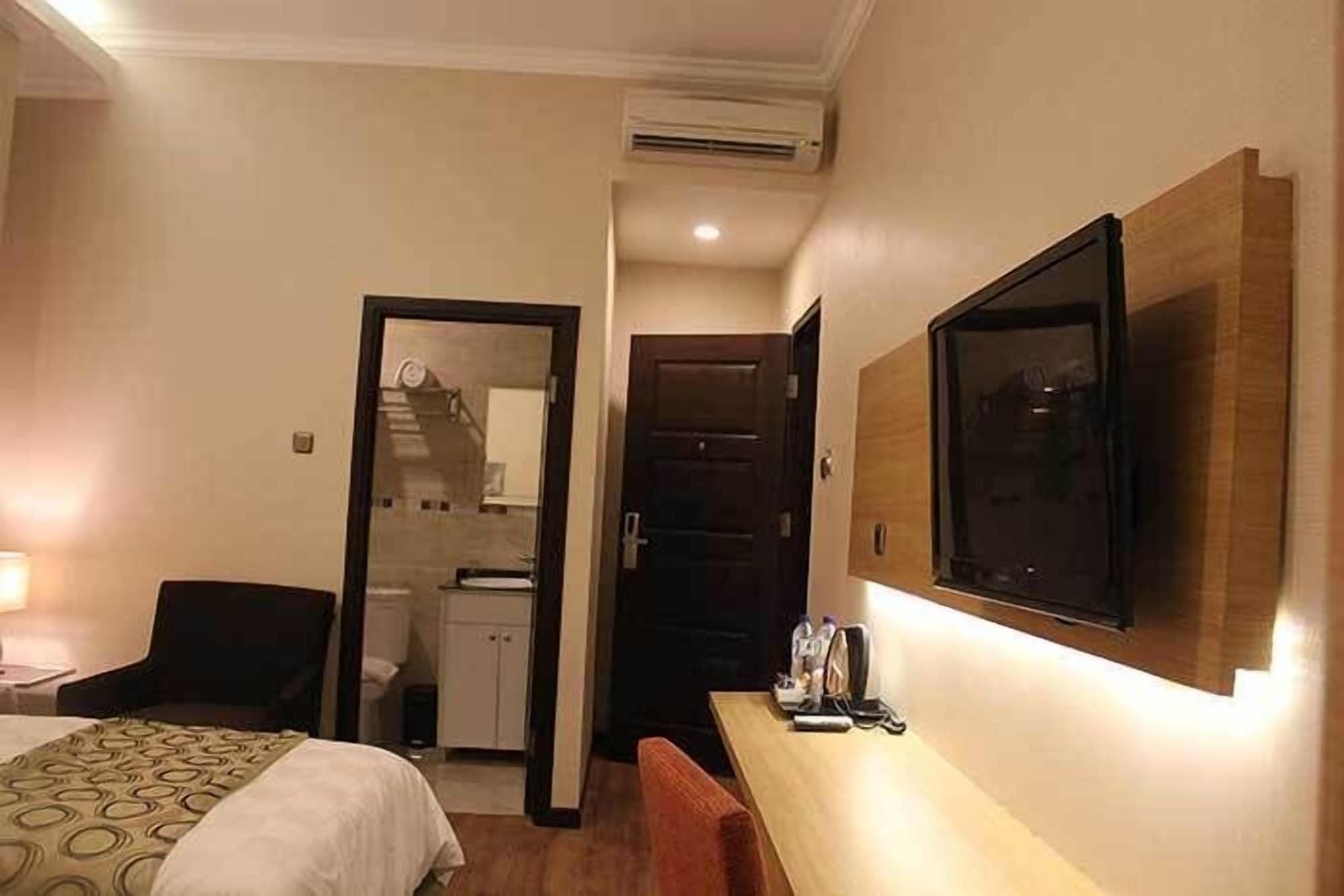 Fontana Hotel Jakarta Exteriör bild