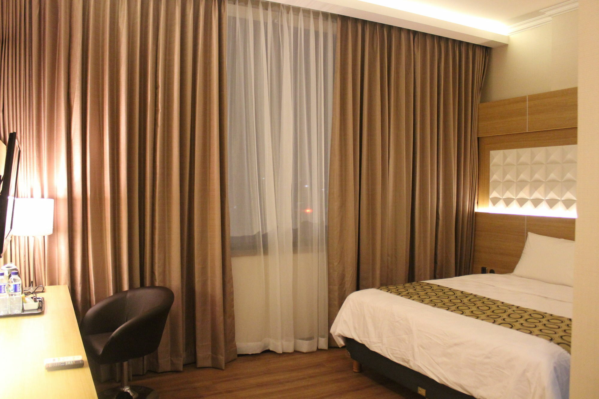 Fontana Hotel Jakarta Exteriör bild