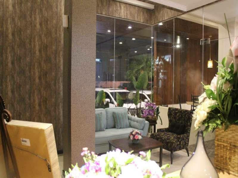 Fontana Hotel Jakarta Exteriör bild